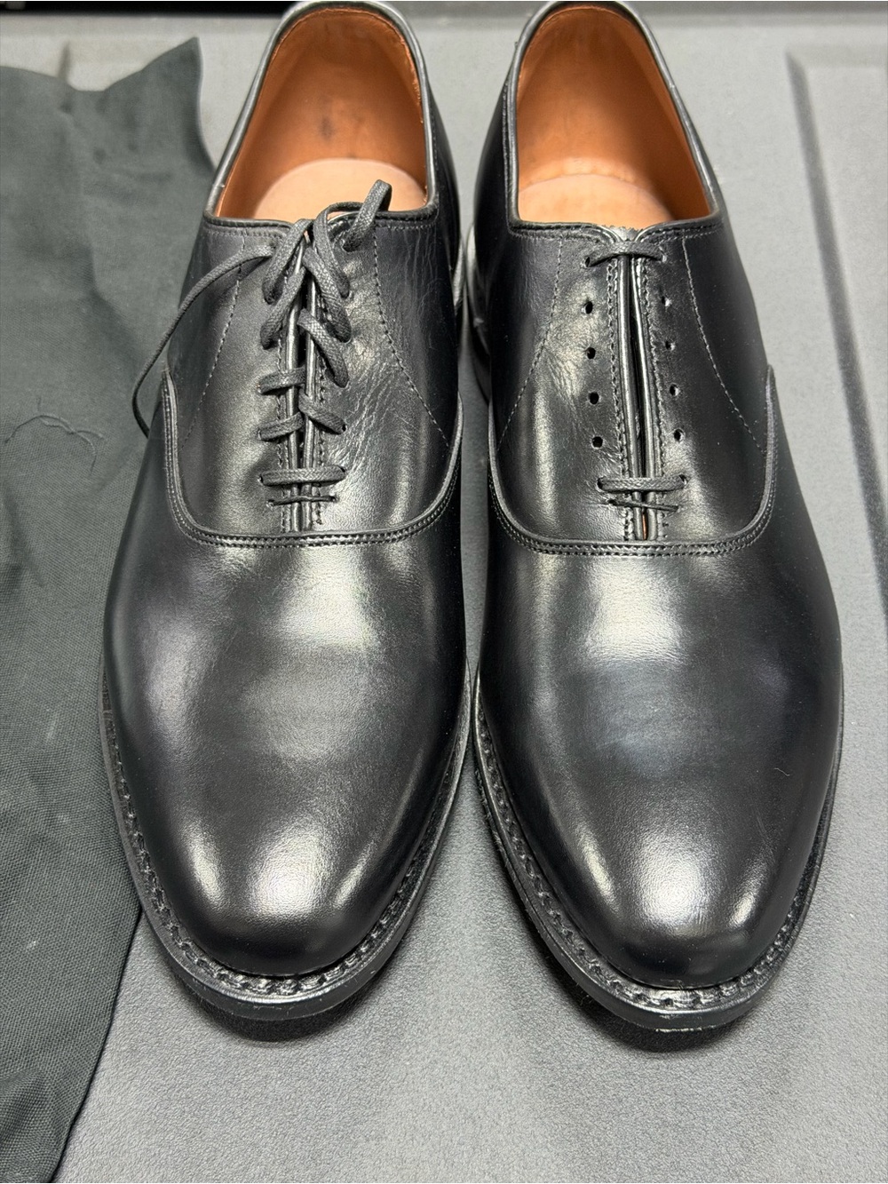 Allen Edmonds Black Men's Carlyle Plain-Toe Oxfords